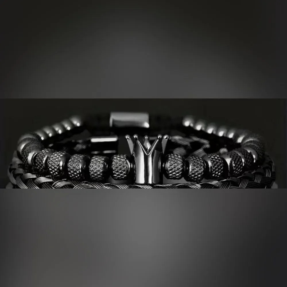 Stylish and luxurious Royal Crown Charm bracelet